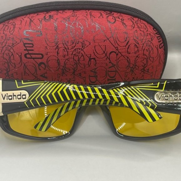 Two RockStar Model Sunglasses - Picture 4 of 10